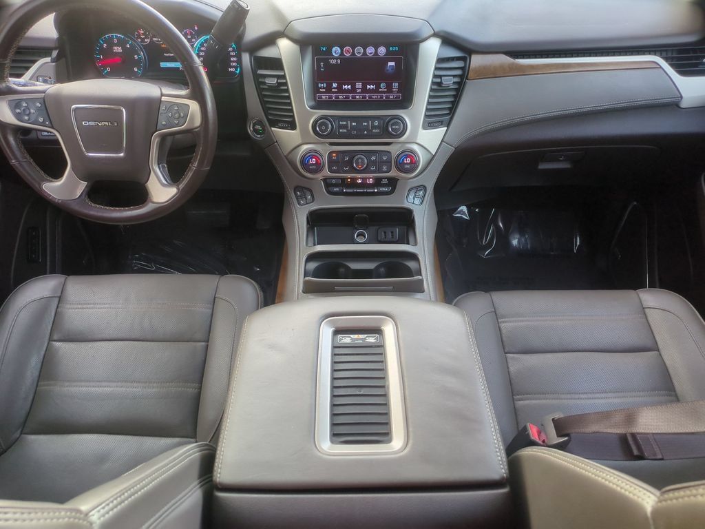 Used 2020 GMC Yukon Denali w/ Denali Ultimate Package AWD/4WD image 16