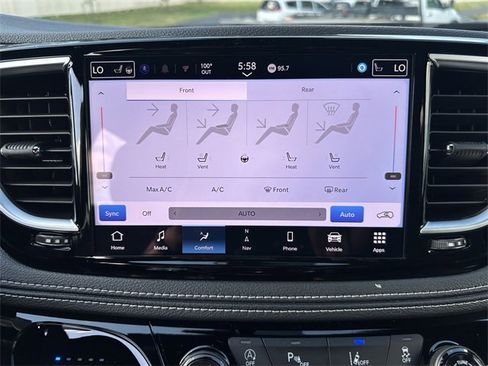 New 2026 Chrysler Pacifica Limited w/ S Appearance Package image 24