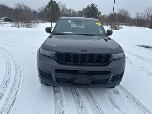 Used 2024 Jeep Grand Cherokee L Laredo image 6