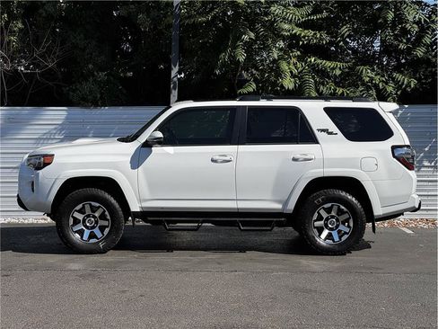 Used 2019 Toyota 4Runner TRD Off-Road Premium AWD/4WD image 13