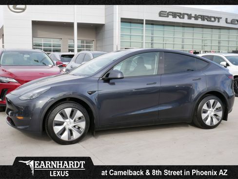 Used 2024 Tesla Model Y Long Range image 1
