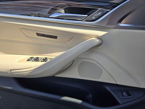 Used 2019 BMW 530i w/ Convenience Package image 20