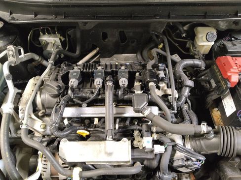 Used 2021 Nissan Kicks S image 30