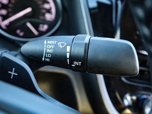 Used 2024 Toyota Camry SE image 25