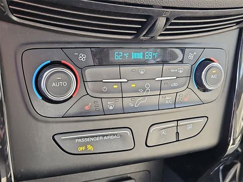 Used 2017 Ford Escape Titanium image 16