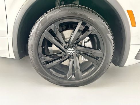 Used 2024 Volkswagen Tiguan SE R-Line FWD image 30