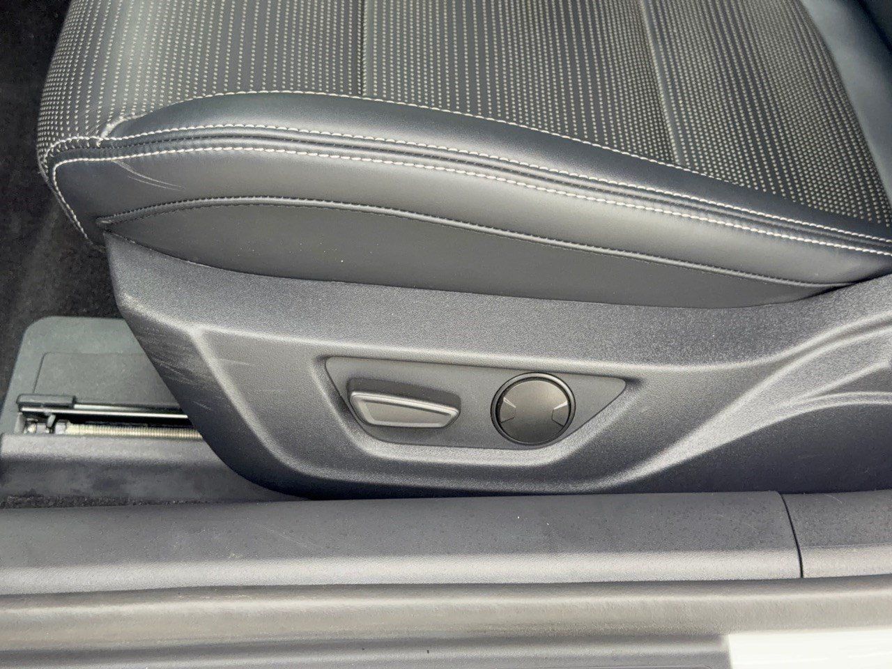 Used 2024 Ford Mustang GT Premium RWD image 16