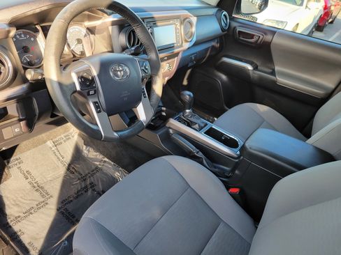 Used 2018 Toyota Tacoma SR5 image 30