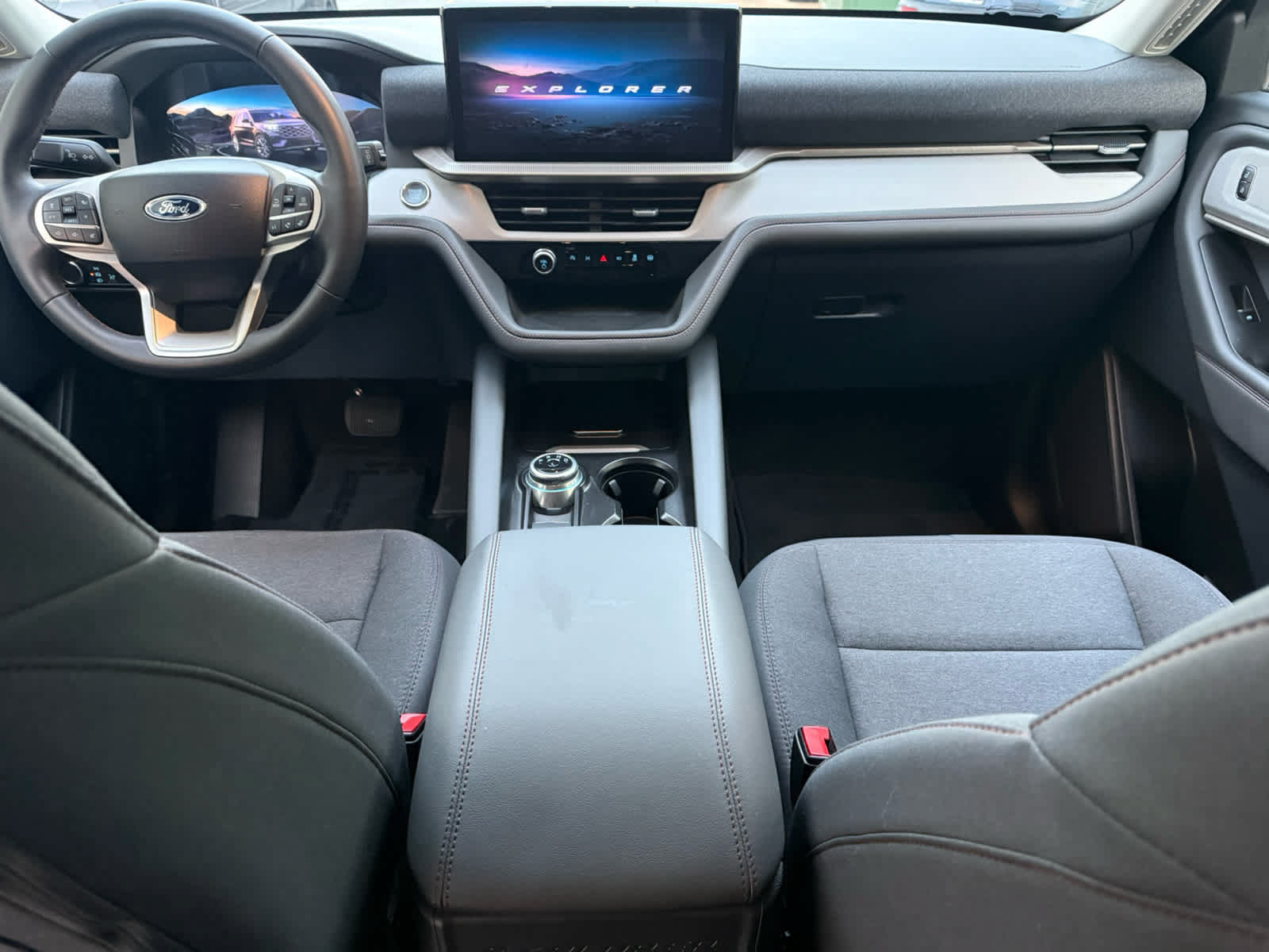 Used 2025 Ford Explorer Active AWD/4WD image 19