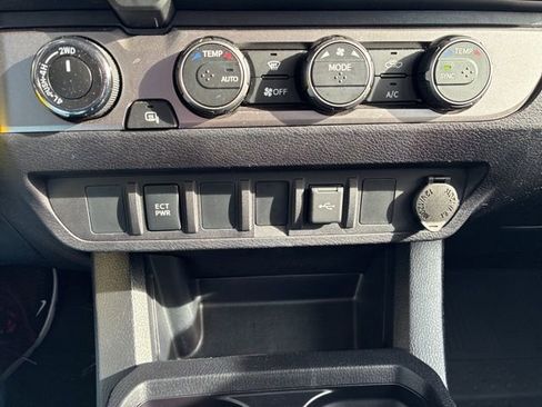 Used 2021 Toyota Tacoma SR image 34