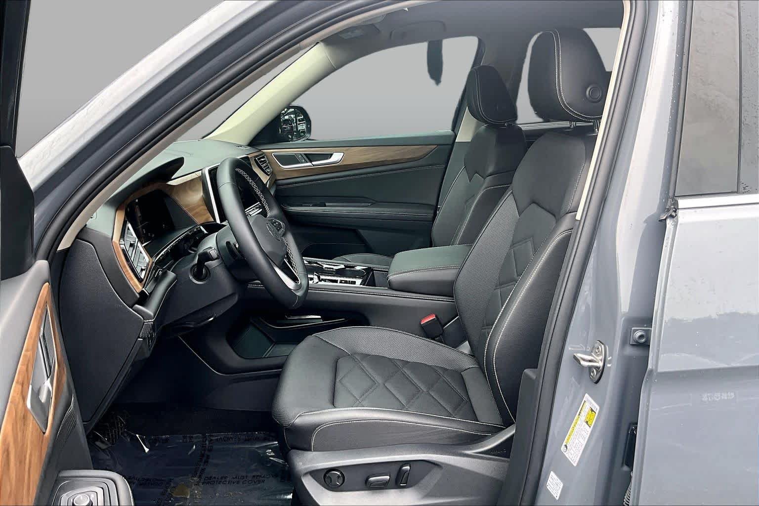 New 2026 Volkswagen Atlas SE FWD image 9