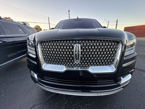 Used 2019 Lincoln Navigator Reserve image 25
