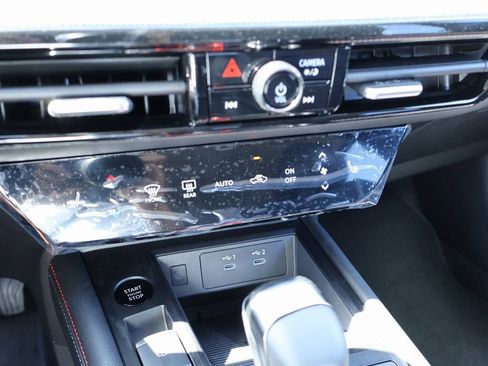 New 2026 Nissan Kicks SR w/ Cold Weather Package image 12