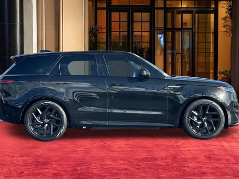 New 2025 Land Rover Range Rover Sport Dynamic SE image 9