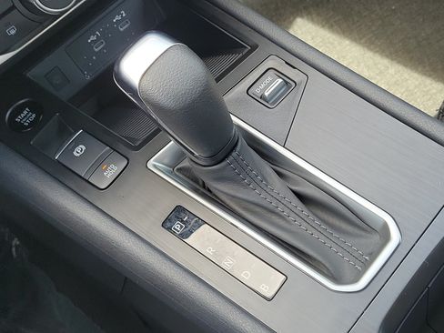 Used 2025 Nissan Kicks SV FWD image 30