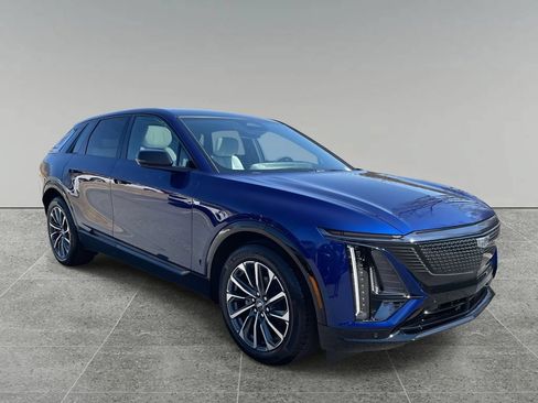 New 2026 Cadillac Lyriq Sport AWD/4WD image 7