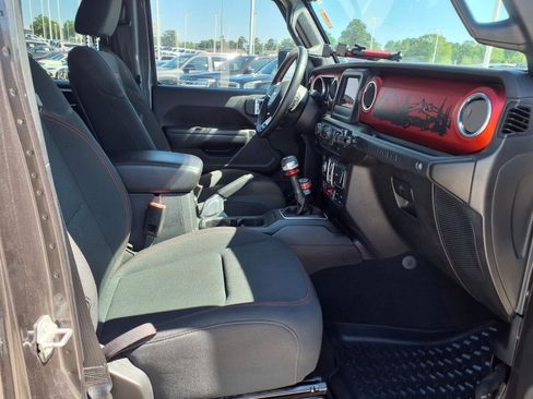 Used 2018 Jeep Wrangler Unlimited Rubicon AWD/4WD image 21