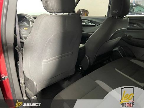 Used 2022 Chevrolet TrailBlazer LT FWD image 13