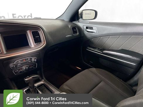 Used 2020 Dodge Charger SXT RWD image 26