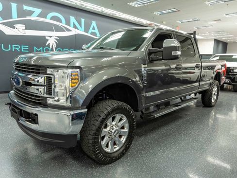 Used 2018 Ford F250 XLT image 2
