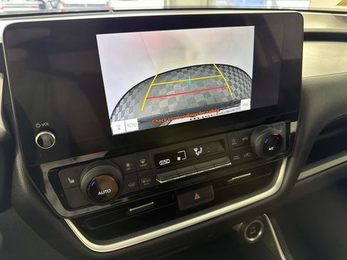 Used 2024 Toyota Grand Highlander AWD image 24