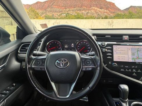 Used 2019 Toyota Camry XSE image 13