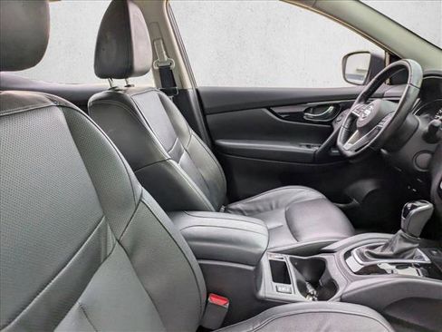 Used 2021 Nissan Rogue Sport SL image 20