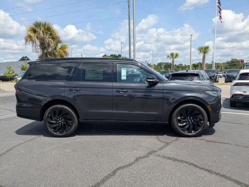 New 2026 Lincoln Navigator Black Label AWD/4WD image 3