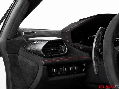 Used 2018 Lamborghini Huracan Performante image 31