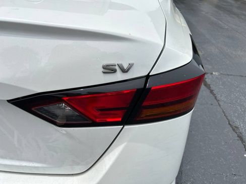 Certified 2024 Nissan Altima 2.5 SV w/ SV Premium Package FWD image 14