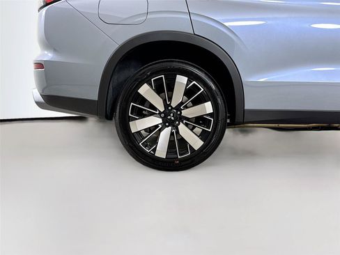 New 2026 Mitsubishi Outlander SE AWD/4WD image 16