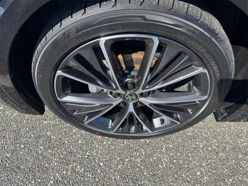 Used 2024 Toyota Prius XLE image 16