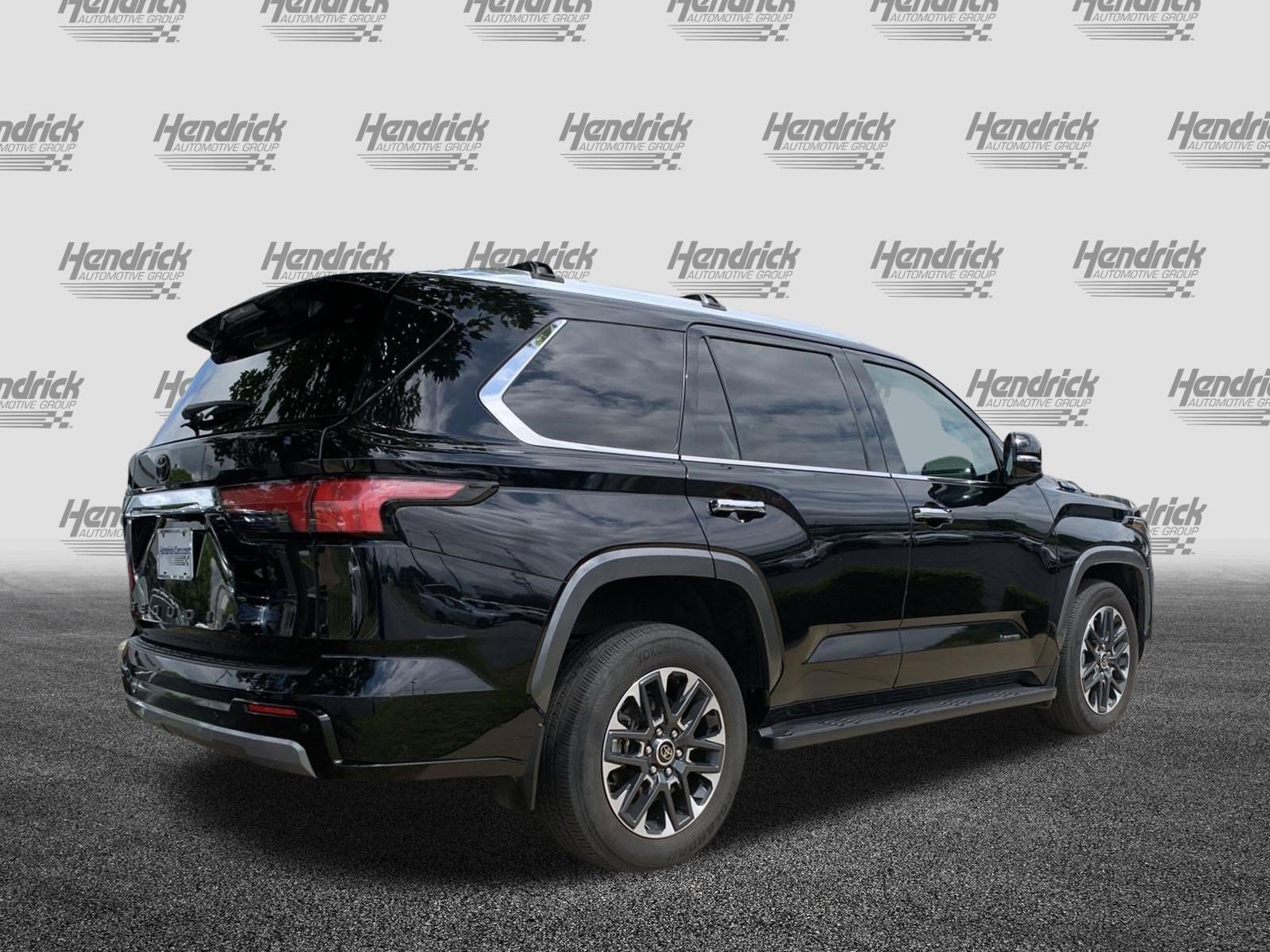 Used 2024 Toyota Sequoia Limited AWD/4WD image 10