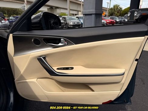 Used 2022 Kia Stinger GT1 RWD image 34