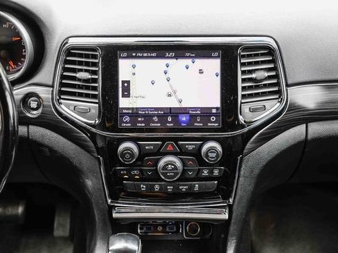 Used 2020 Jeep Grand Cherokee Altitude AWD/4WD image 13