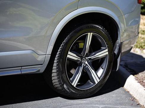 Used 2019 Volvo XC90 T5 R-Design w/ Advanced Package AWD/4WD image 11