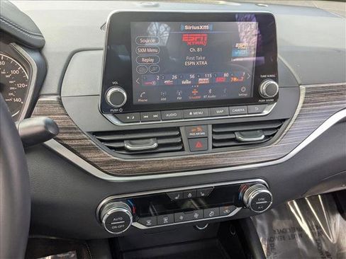 Used 2021 Nissan Altima 2.5 SL FWD image 9