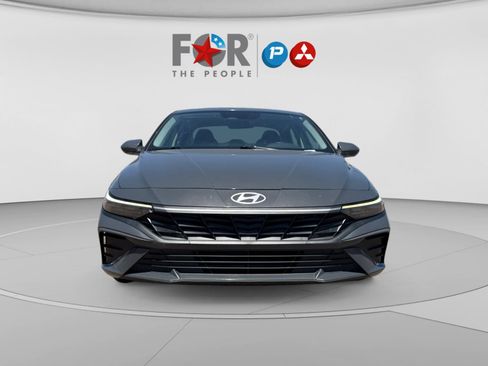 Used 2024 Hyundai Elantra SE FWD image 8
