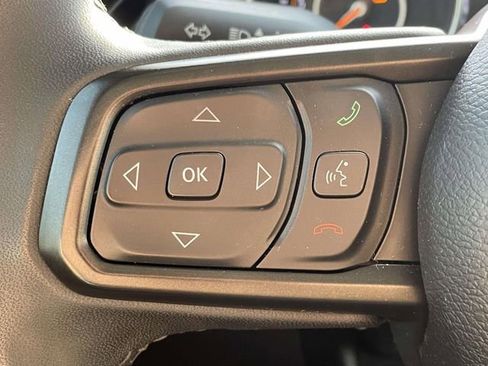 Used 2023 Jeep Gladiator Sport image 19