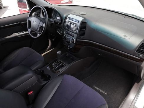 Used 2010 Hyundai Santa Fe SE FWD image 19