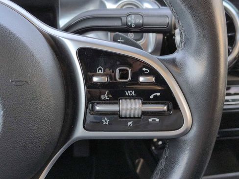 Used 2020 Mercedes-Benz GLB 250 4MATIC image 27