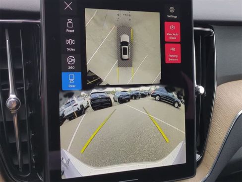 New 2026 Volvo XC60 B5 Plus w/ Protection Package Premier image 29