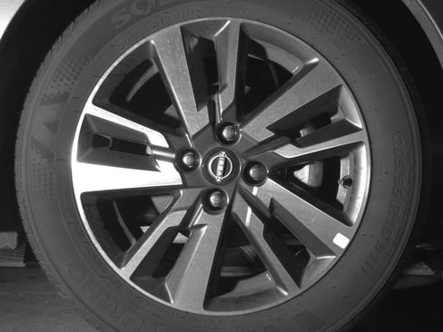 Used 2025 Nissan Versa SV image 13