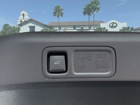 Used 2024 Ford Expedition Max Limited AWD/4WD image 28