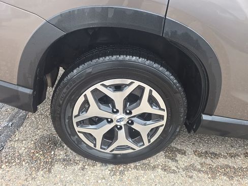 Used 2023 Subaru Forester Premium AWD/4WD image 8