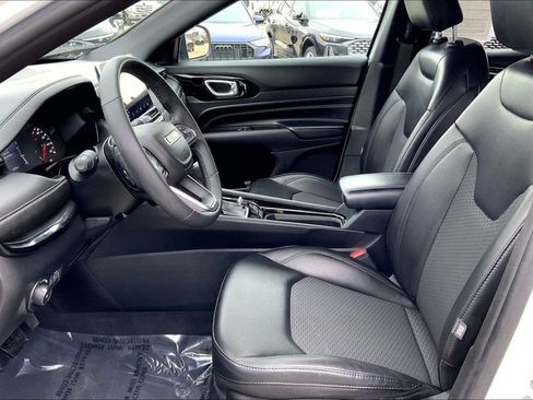 Used 2022 Jeep Compass Altitude image 8