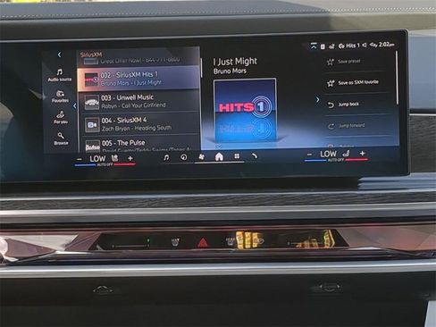 New 2026 BMW 740i xDrive w/ Premium Package image 17