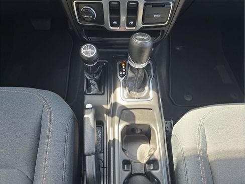 Used 2026 Jeep Wrangler Sport AWD/4WD image 17