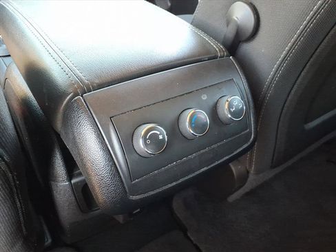 Used 2016 GMC Acadia SLE image 15