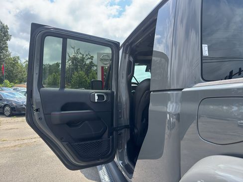 Used 2020 Jeep Gladiator Rubicon AWD/4WD image 19